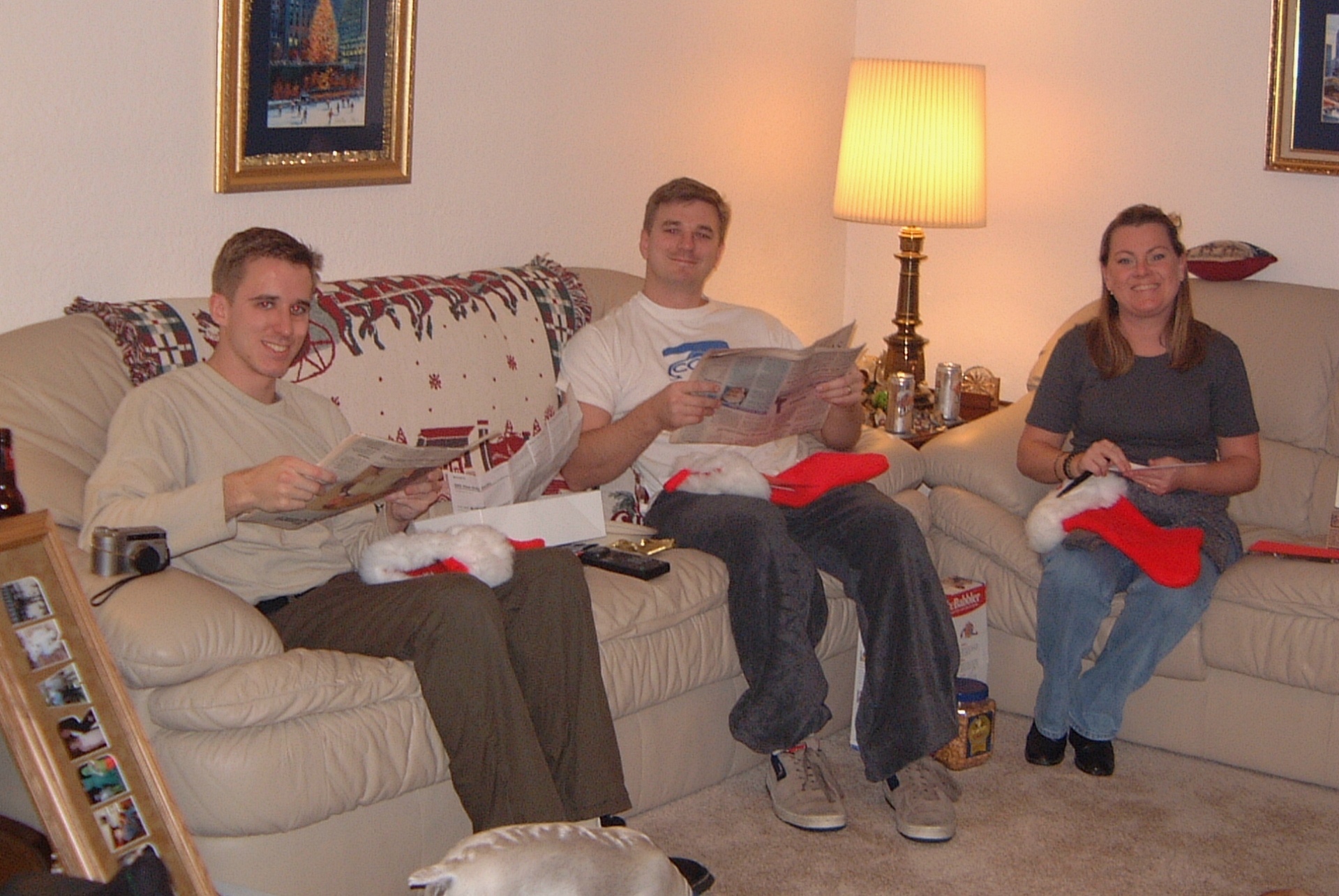 2000-12-24-15 kids check their stockings.jpg